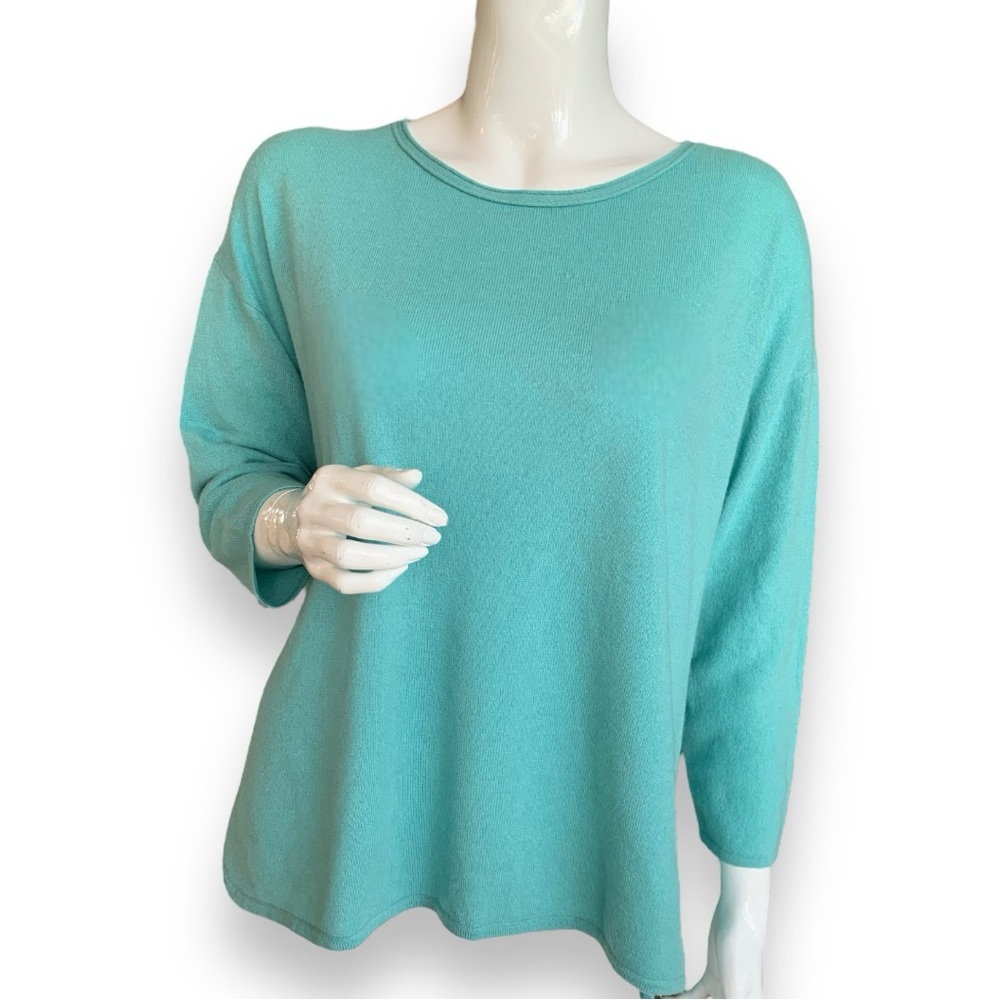 NORDSTROM COLLECTION AQUA BLUE CASHMERE BUTTON BACK SWEATER. WOMEN’S SIZE MEDIUM